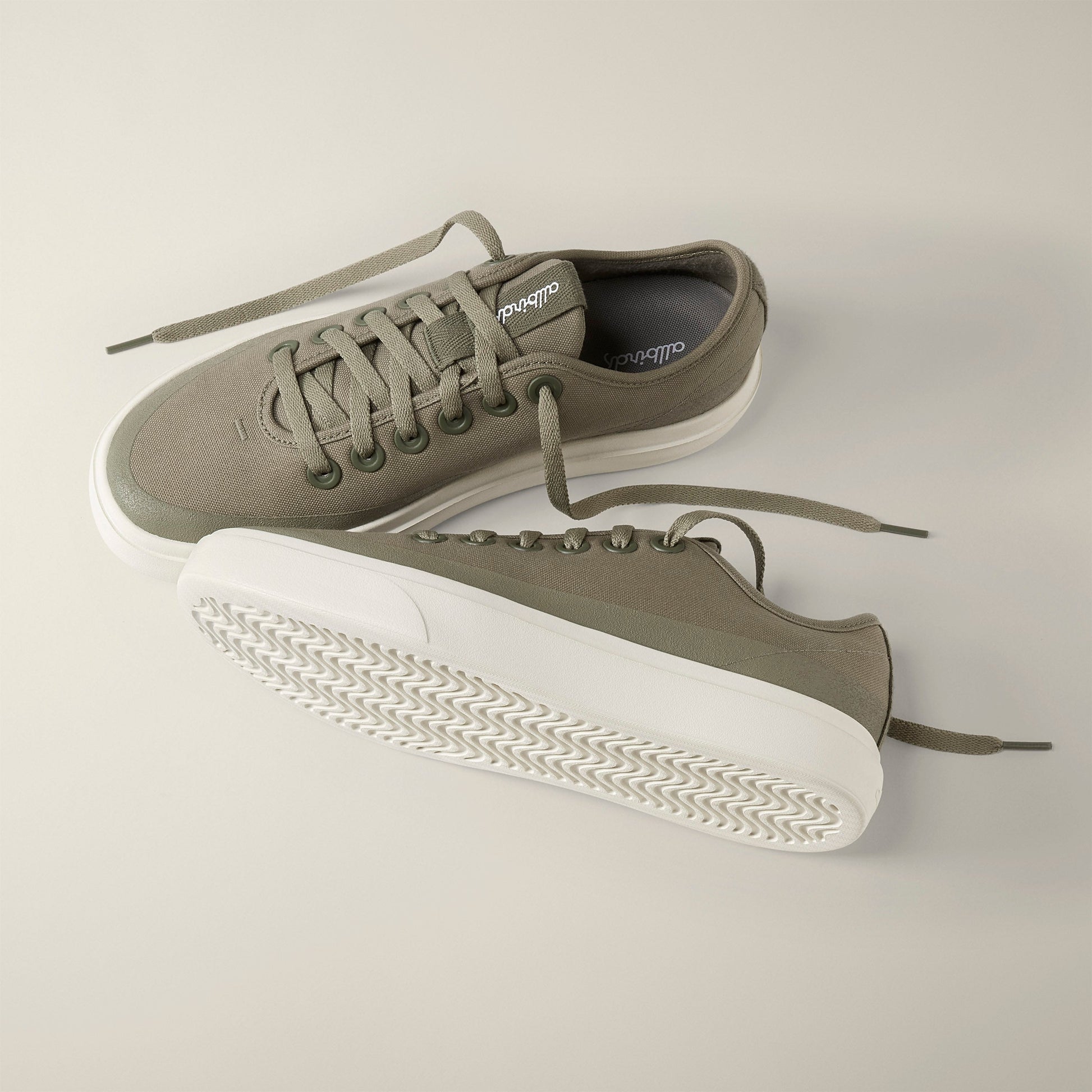 Men's Canvas Pipers