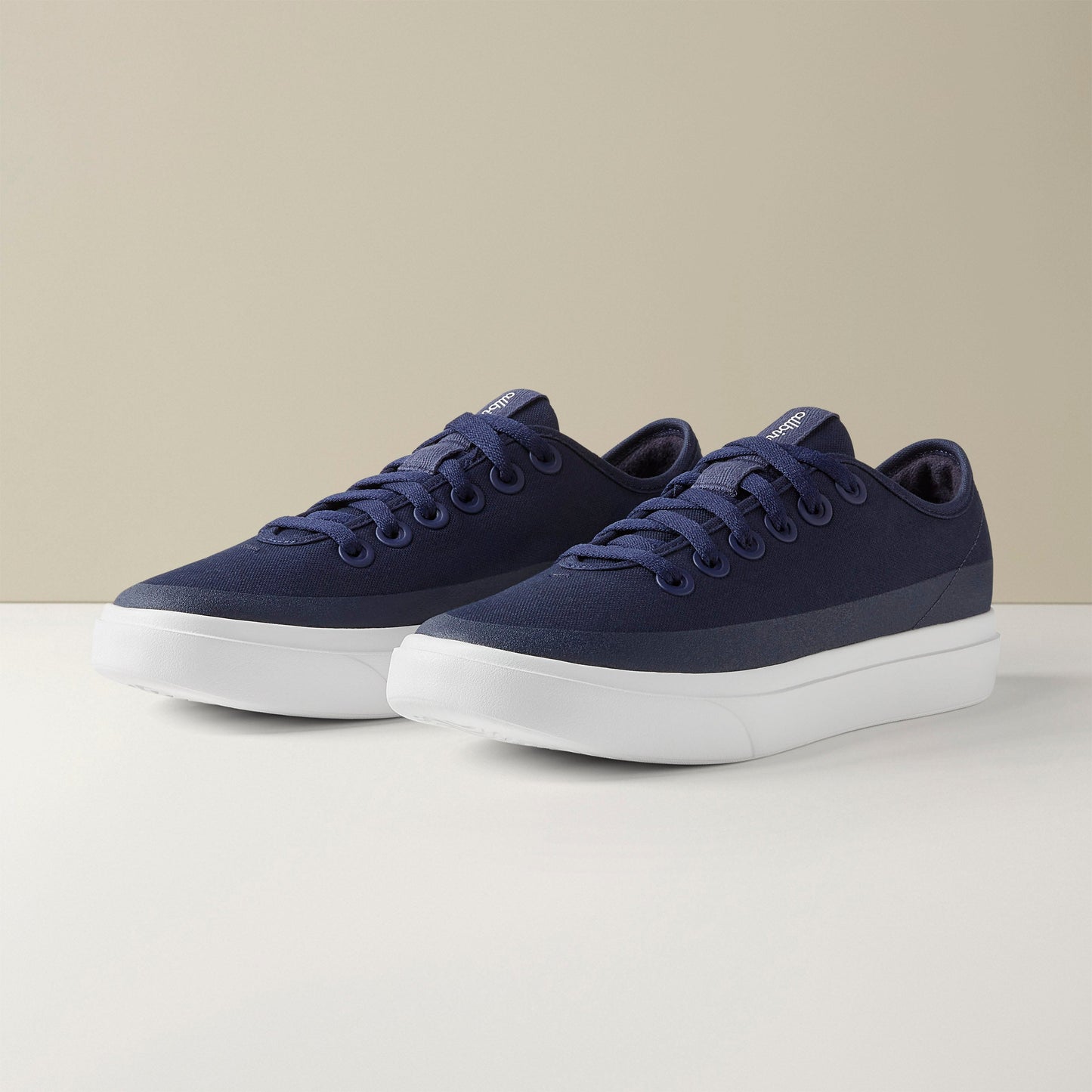 Men's Canvas Pipers
